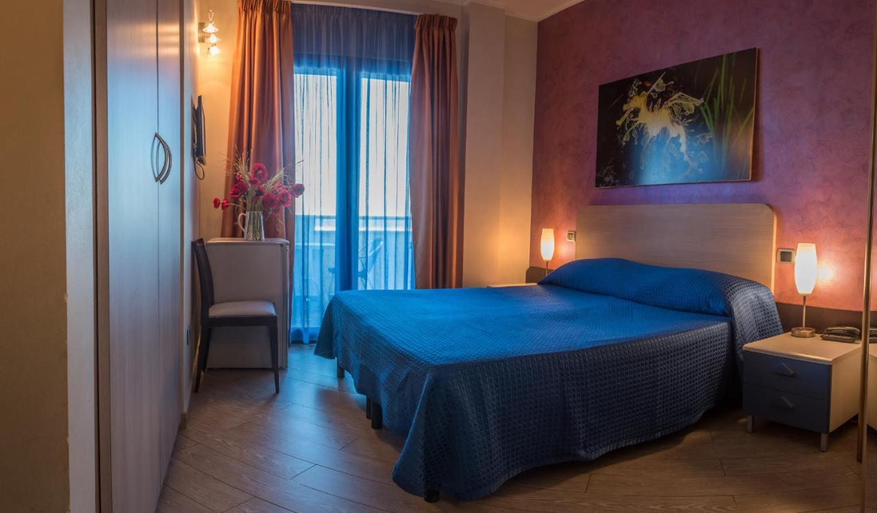 Hotel Mirage Torre Santa Sabina Δωμάτιο φωτογραφία